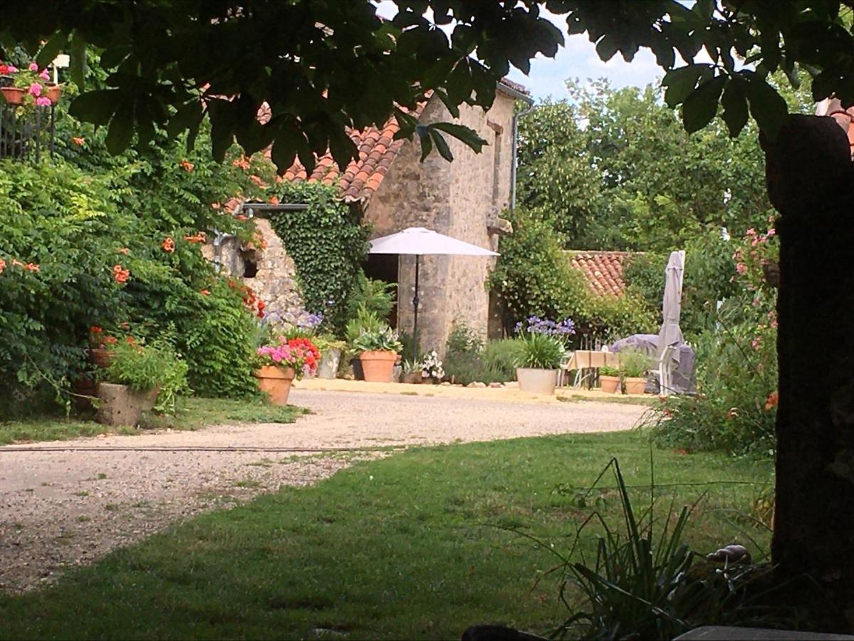 Bed and Breakfast Les Gonies - Amande à Mauroux  Extérieur photo