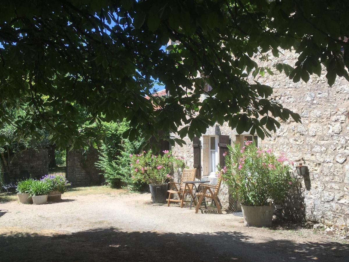 Bed and Breakfast Les Gonies - Amande à Mauroux  Extérieur photo